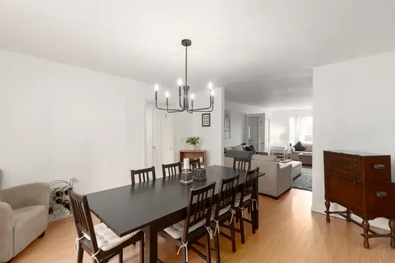 348 East 17 Street, North Vancouver For Sale - image 9