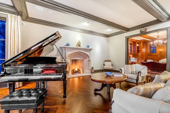 4672 Clovelly Walk, West Vancouver For Sale - image 11