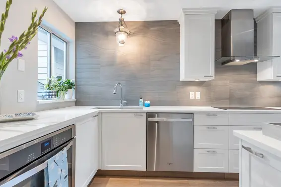 203 2440 Haywood Avenue, West Vancouver For Sale - image 10