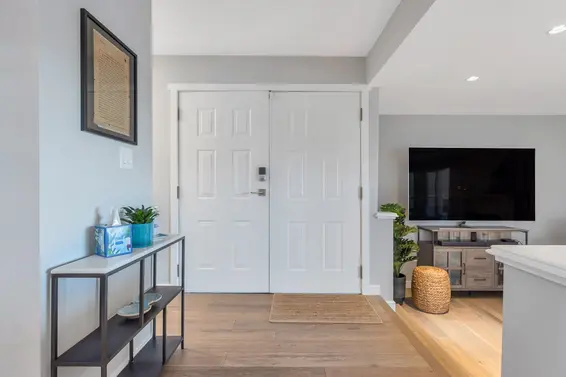 203 2440 Haywood Avenue, West Vancouver For Sale - image 3