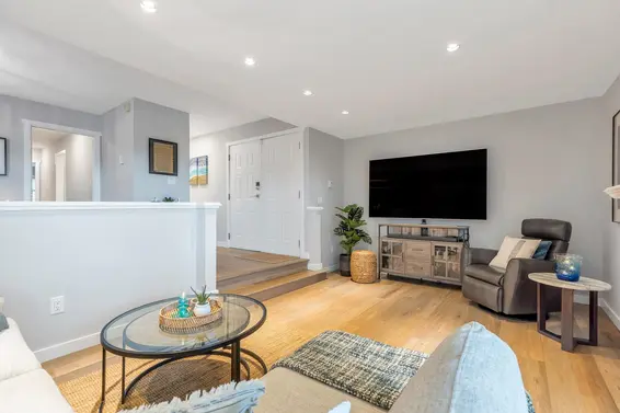 203 2440 Haywood Avenue, West Vancouver For Sale - image 5