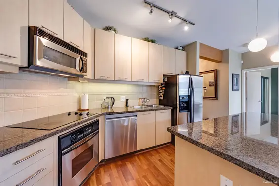 512 560 Raven Woods Drive, North Vancouver For Sale - image 2