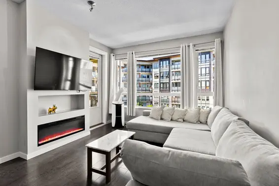 410 2665 Mountain Highway, Vancouver