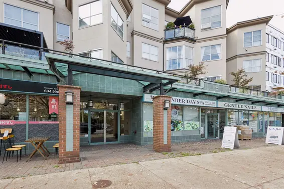 302 131 West 3rd Street, North Vancouver