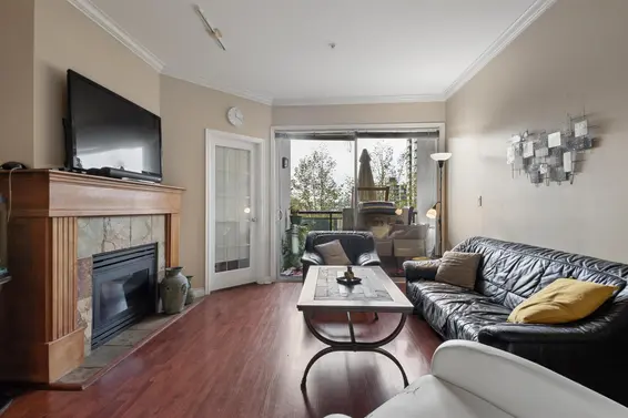 302 131 West 3rd Street, North Vancouver For Sale - image 2