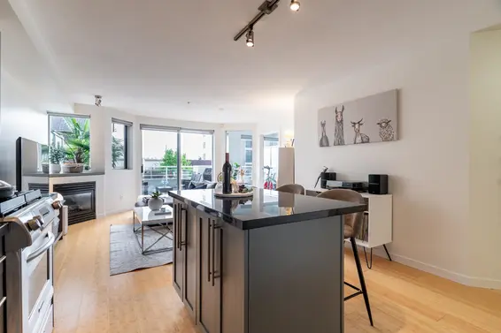 203 122 East 3rd Street, North Vancouver For Sale - image 11