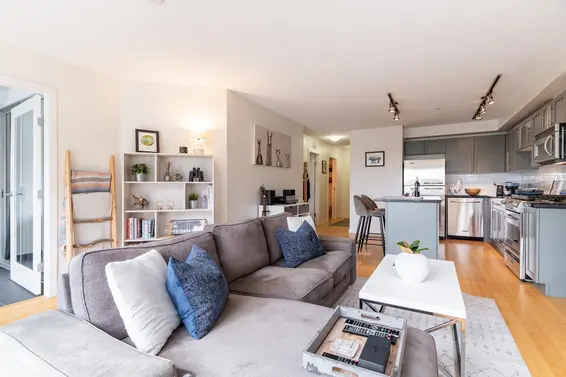 203 122 East 3rd Street, North Vancouver For Sale - image 12