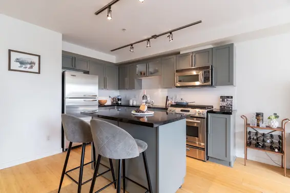 203 122 East 3rd Street, North Vancouver For Sale - image 8