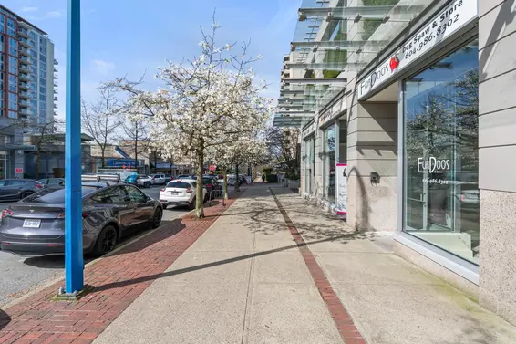 701 120 West 16th Street, North Vancouver For Sale - image 2