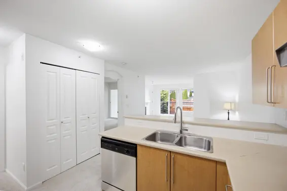 363 1100 East 29th Street, North Vancouver For Sale - image 8