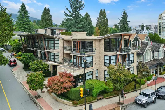 9 1891 Marine Drive, West Vancouver