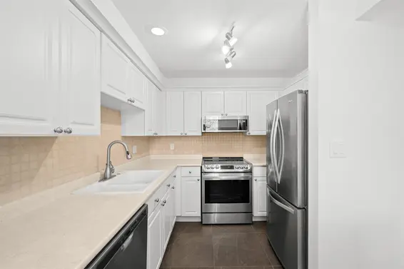 204 1528 Bowser Avenue, North Vancouver For Sale - image 7