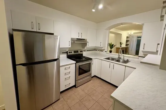 212 3600 Windcrest Drive, North Vancouver