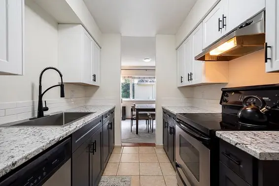 202 320 West 2nd Street, North Vancouver For Sale - image 11