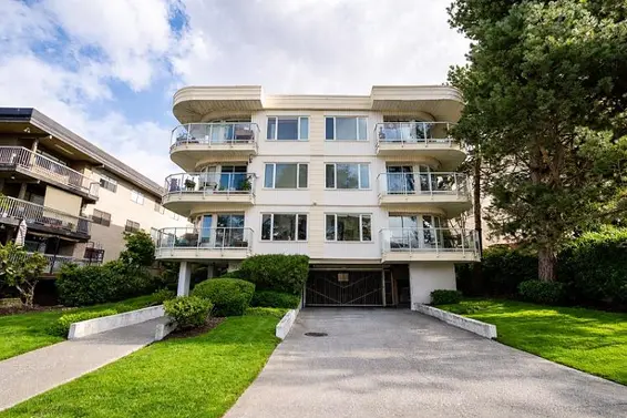 202 320 West 2nd Street, North Vancouver For Sale - image 2