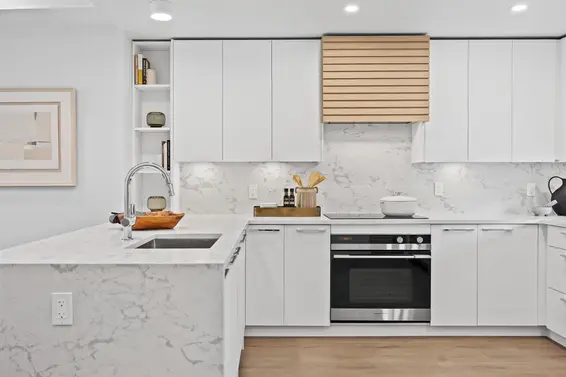 3206 Canfield Crescent, North Vancouver For Sale - image 2