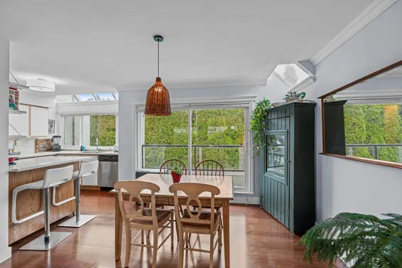 2 410 Mahon Avenue, North Vancouver