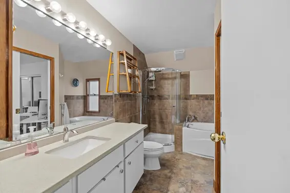 2 410 Mahon Avenue, North Vancouver For Sale - image 23