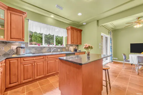 4317 Cliffmont Road, North Vancouver For Sale - image 10