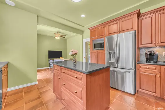 4317 Cliffmont Road, North Vancouver For Sale - image 11