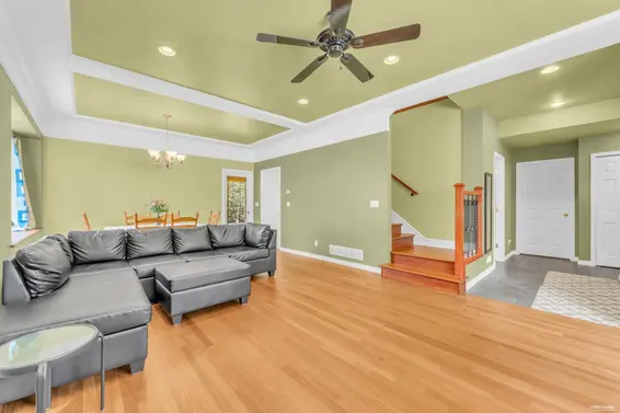 4317 Cliffmont Road, North Vancouver For Sale - image 2