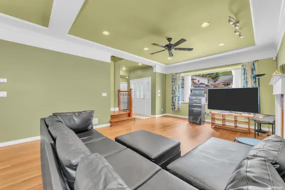 4317 Cliffmont Road, North Vancouver For Sale - image 3