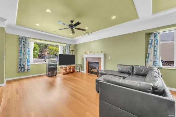 4317 Cliffmont Road, North Vancouver For Sale - image 5