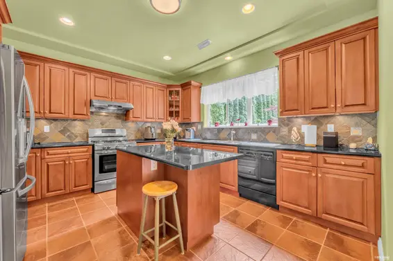 4317 Cliffmont Road, North Vancouver For Sale - image 9