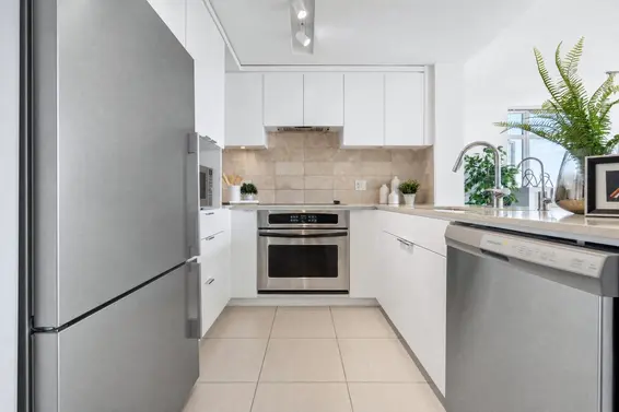 601 1320 Chesterfield Avenue, North Vancouver For Sale - image 12