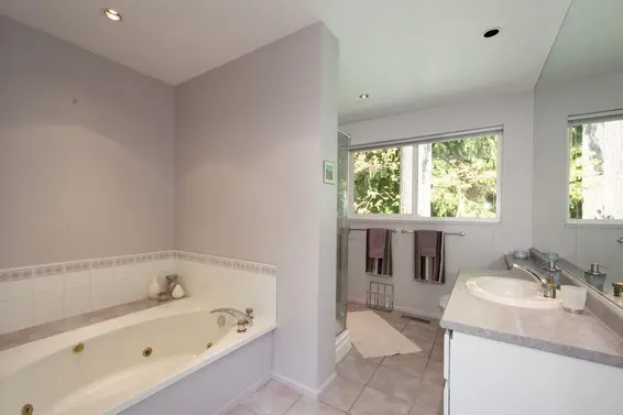 4136 Virginia Crescent, North Vancouver For Sale - image 12