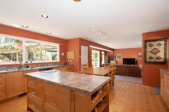 4136 Virginia Crescent, North Vancouver For Sale - image 15