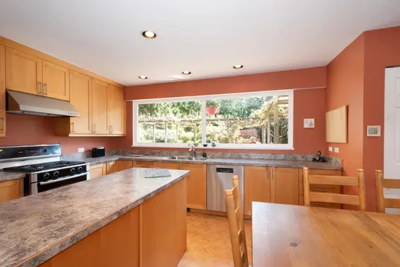 4136 Virginia Crescent, North Vancouver For Sale - image 18