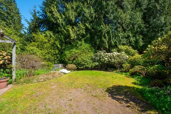 4136 Virginia Crescent, North Vancouver For Sale - image 35