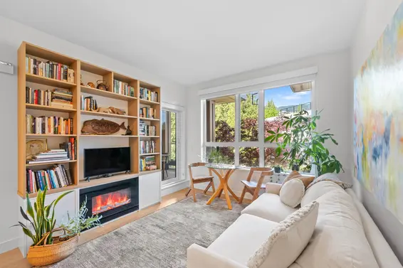 321 3220 Connaught Crescent, North Vancouver