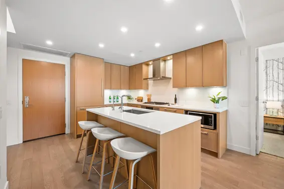 321 3220 Connaught Crescent, North Vancouver For Sale - image 6