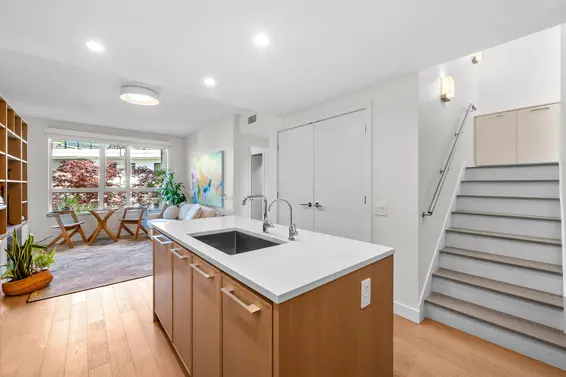 321 3220 Connaught Crescent, North Vancouver For Sale - image 8