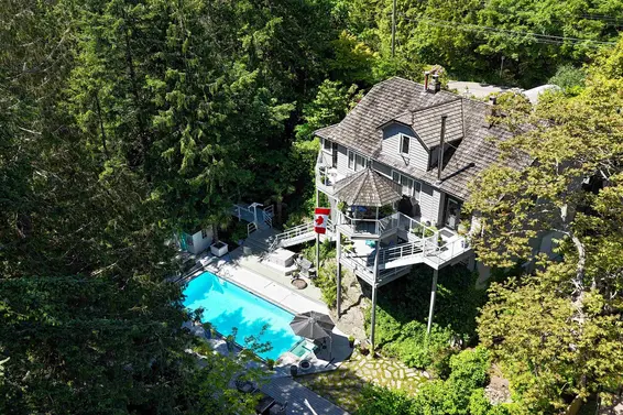 6670 Wellington Avenue, West Vancouver