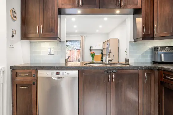 2315 Mountain Highway, North Vancouver For Sale - image 10