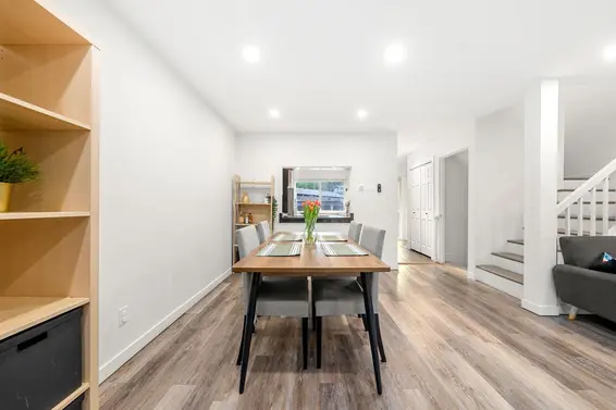 2315 Mountain Highway, North Vancouver For Sale - image 16