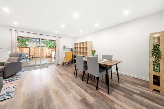 2315 Mountain Highway, North Vancouver For Sale - image 17