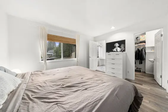 2315 Mountain Highway, North Vancouver For Sale - image 21