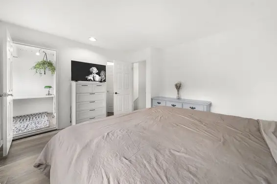 2315 Mountain Highway, North Vancouver For Sale - image 23