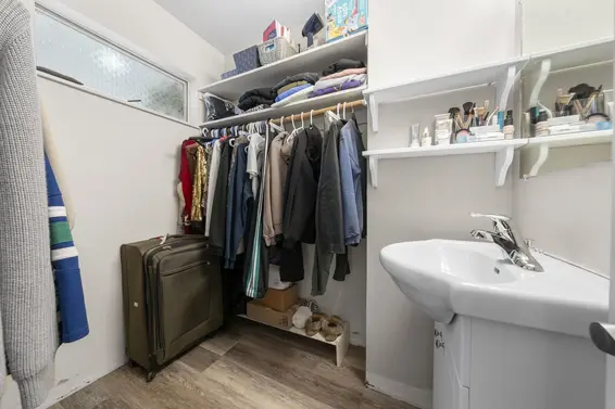 2315 Mountain Highway, North Vancouver For Sale - image 25