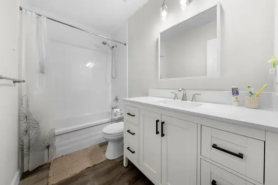 2315 Mountain Highway, North Vancouver For Sale - image 26