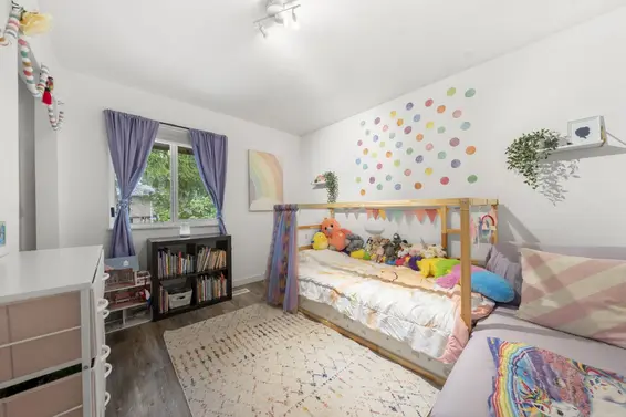 2315 Mountain Highway, North Vancouver For Sale - image 27