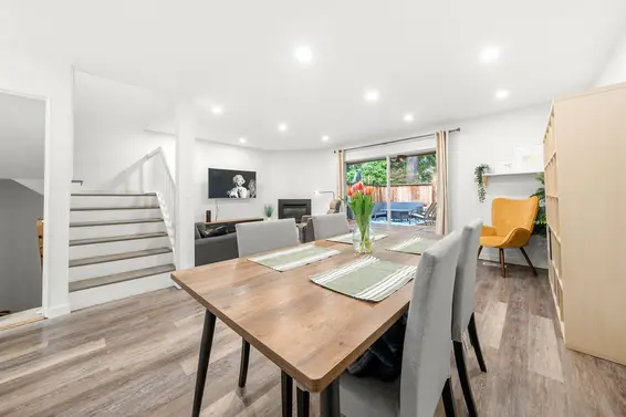 2315 Mountain Highway, North Vancouver For Sale - image 3