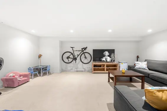 2315 Mountain Highway, North Vancouver For Sale - image 33