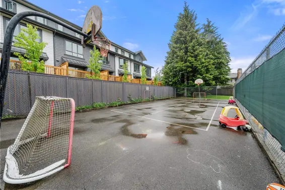 2315 Mountain Highway, North Vancouver For Sale - image 8