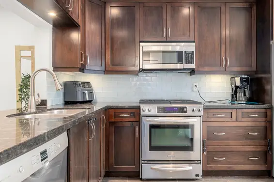 2315 Mountain Highway, North Vancouver For Sale - image 9