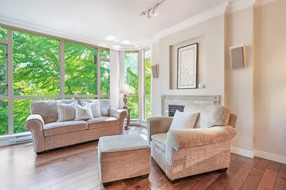 302 160 West Keith Road, North Vancouver For Sale - image 3